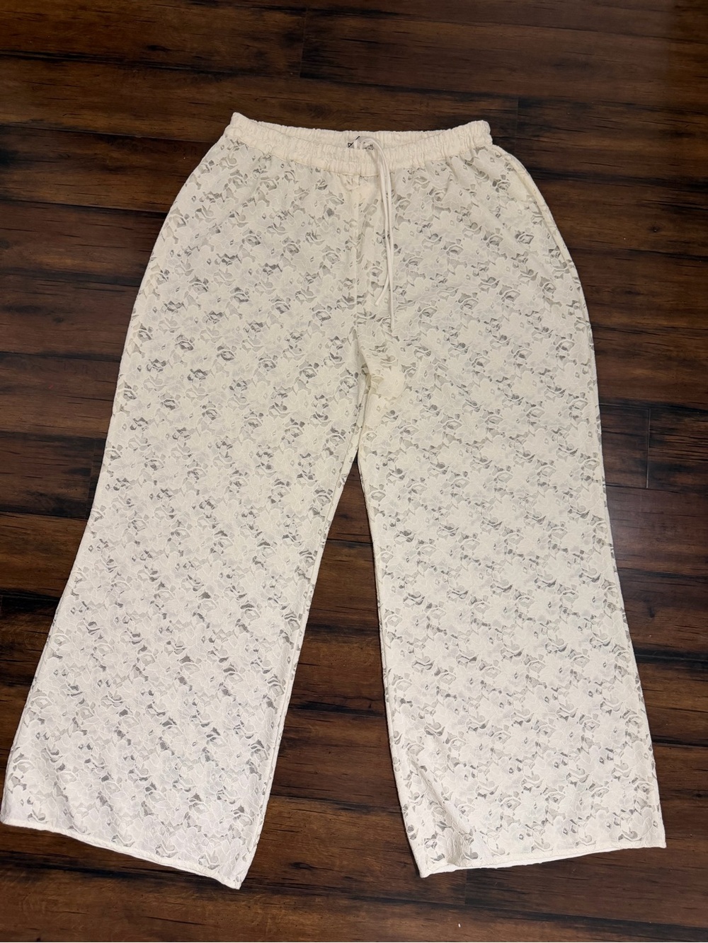 DISSH Cream Lace Wide-Leg Pants